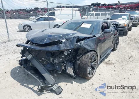 2018 Chevrolet Camaro Zl1 z USA, uszkodzony, nr VIN 1G1FK1R61J0114164